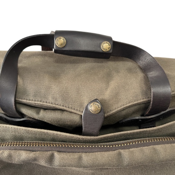 RUGGED TWILL PADDED COMPUTER BAG - Otter Green, Exceptional Condition - Picture 4 of 12